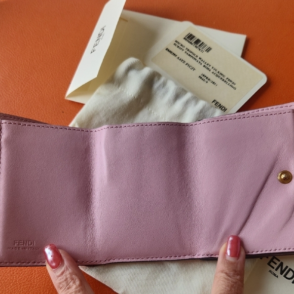 Fendi Roma Pink Trifold Wallet Full Inclusion - Picture 7 of 9